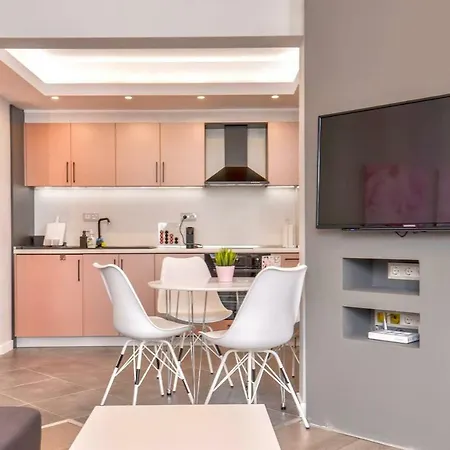 Rosé One Bedroom Designer In Centre By Flat Mаnager