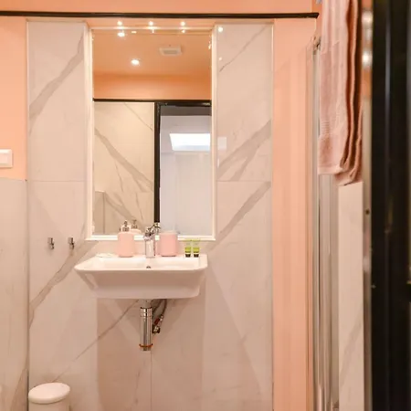 דירה Rose One Bedroom Designer In Centre By Flat Mаnager סופיה