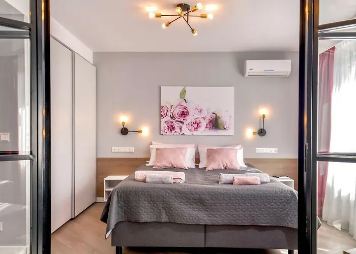 Apartment Rose One Bedroom Designer In Centre By Flat Mаnager Sofia